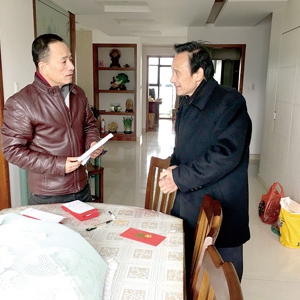 三墩镇厚诚桥社区党总支书记 —— 金松良