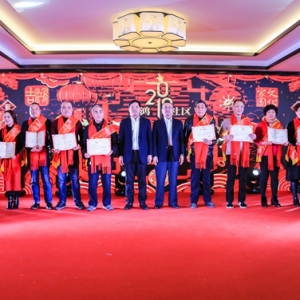 三墩吉鸿社区文化礼堂里的“村晚”